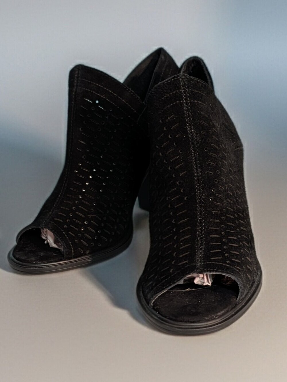 NWOT Dirty Laundry Black Perforated Peep-Toe Heel Booties Size 8